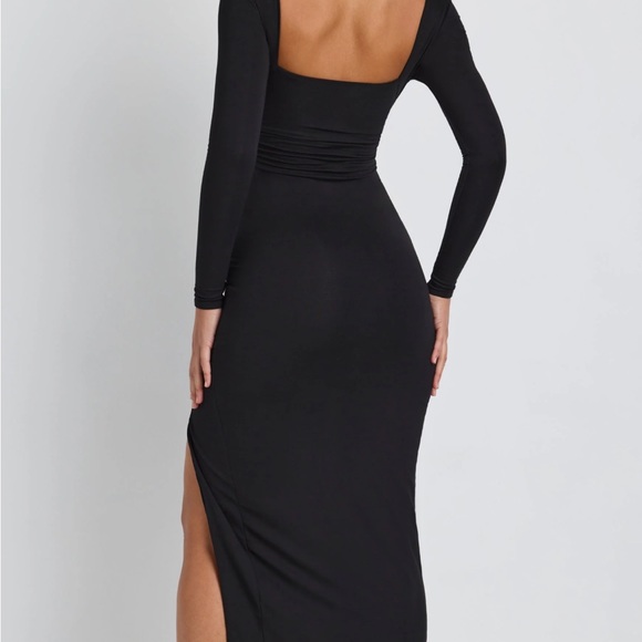 Oh Polly MARCELA Modal Plunge Long Sleeve Maxi Dress in Black (US Shippi… - Picture 3 of 10